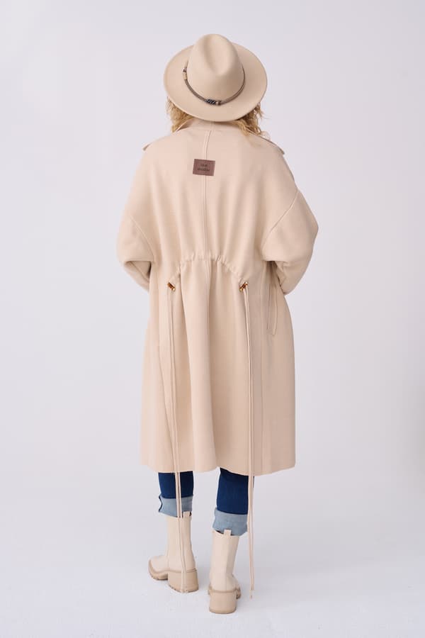 Huggo Ljusbeige Plus Size Damkappa