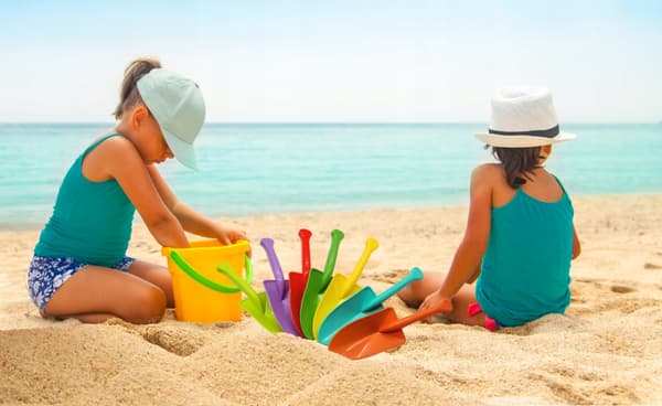 ENSFARVERIG SANDSKOVL 27 cm strandspade PREMIUM FARVE