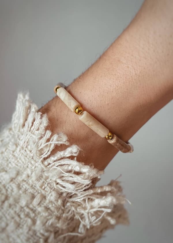 Elastisk armbånd lavet af jaspis