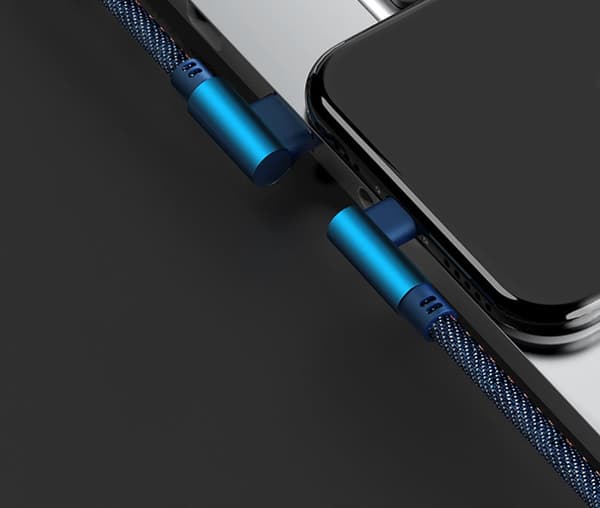 USB-C-pikalatauskaapeli 2 m, 90° kulmassa