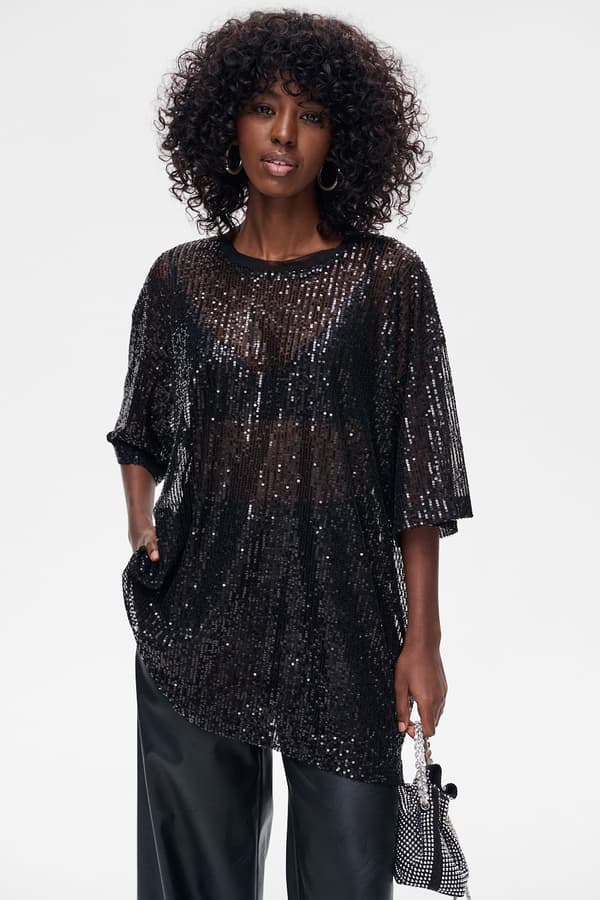 Pia Sort Dame T-shirt Universal