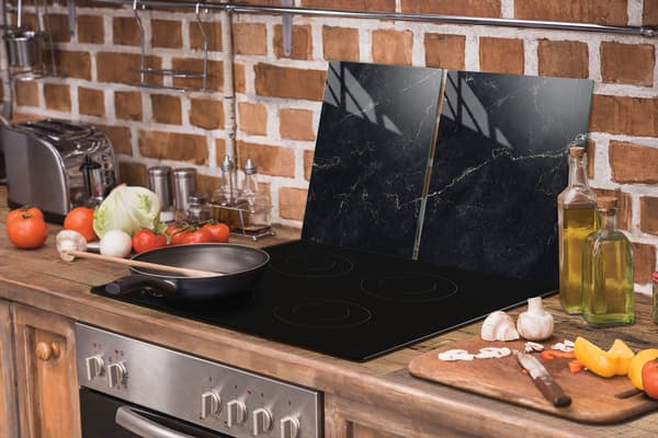GLASSKYDDSPLÅT FÖR SPIS 90x52 MARMOR