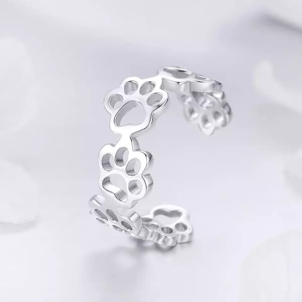 Anillo de plata ajustable con forma de pata S925