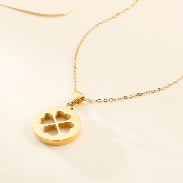 SET: COLLAR y PENDIENTES Oro 18k Acero