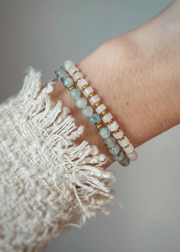 Blått kvarts elastiskt armband