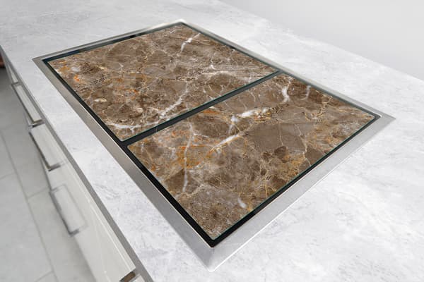 GLASBESKYTTELSESPLADE TIL KOMFUR 75x52 MARMOR