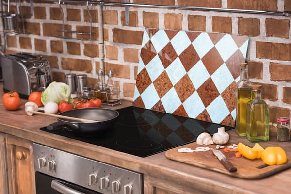 GLAS SKÄRBRÄDA 52x30 MOSAIK