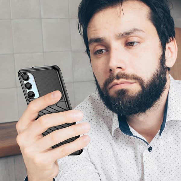 Pansret silikone cover til Samsung Galaxy A26 Thunder - sort
