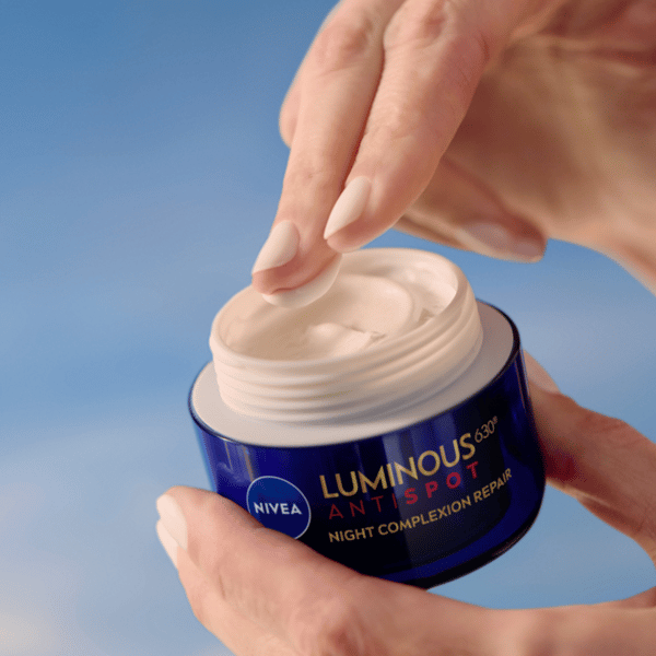 NIVEA LUMINOUS Regenererende Nat Ansigtscreme mod Misfarvning 50ml