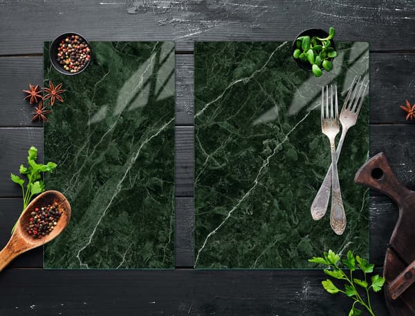 GLASSKYDDSPLÅT FÖR SPIS 70x52 MARMOR