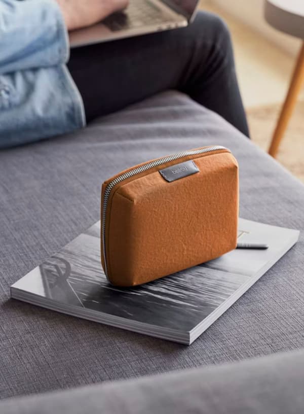 Bellroy Tech Kit Compact - mobiltillbehörsorganisatör (brons)