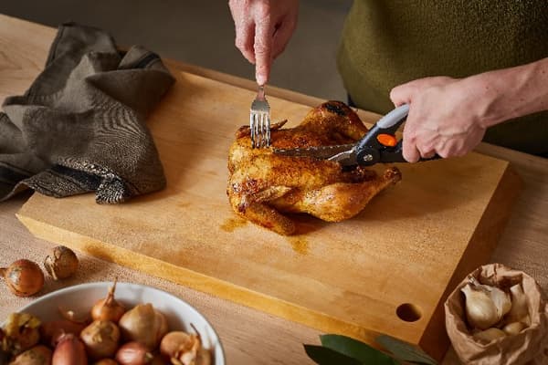 FISKARS FUNCTIONAL FORM Kana- ja siipikarjaleikkurit Keittiösakset