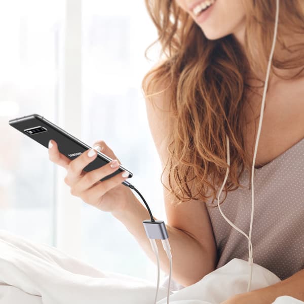 USB-C ljudadapter - USB-C + 3,5 mm minijack - grå