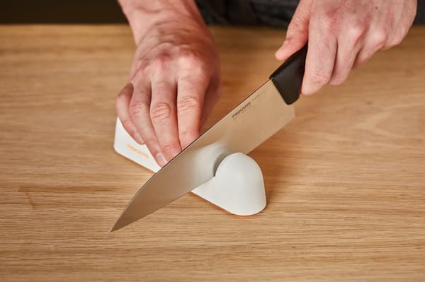 FISKARS ROLL-SHARP Professionel keramisk køkkenknivsliber