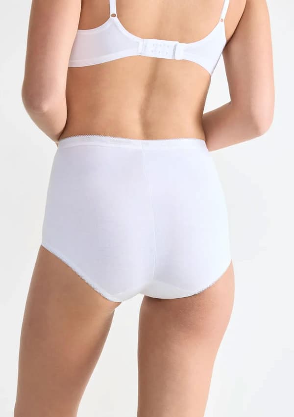 Dametrusser (2-pak) lavet af høj kvalitetsbomuld, høj talje, hvid Basic+ Maxi Sloggi SLOGGI WOMEN'S BASIC+ BASIC+ Maxi 2-pak hvid 40