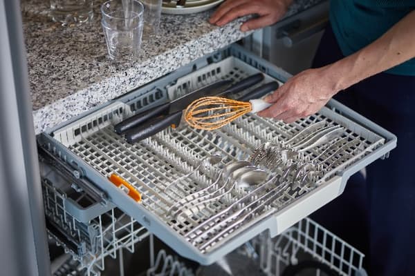 FISKARS FUNCTIONAL FORM Silikone håndpiskeris æggepiskeris