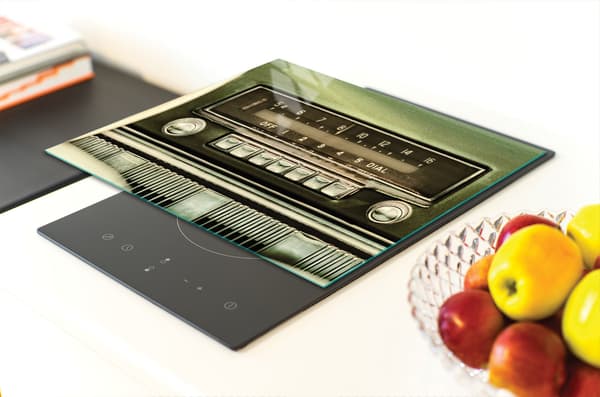 GLAS SKÄRBRÄDA 40x30 RADIO