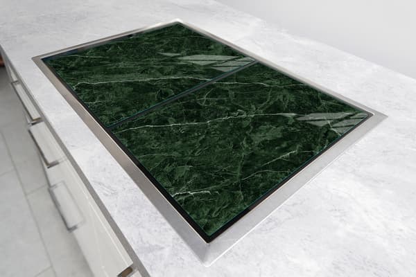 GLASSKYDDSPLÅT FÖR SPIS 85x52 MARMOR