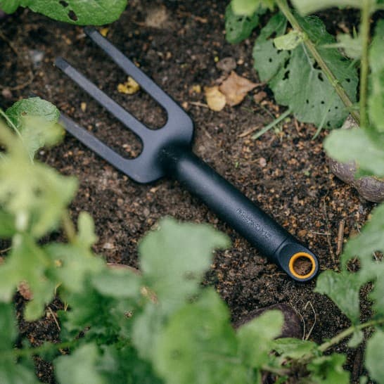 FISKARS SOLID små havegafler til at løsne og lufte jorden