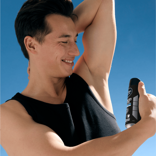 NIVEA MEN Black&White Fresh antiperspirant spray til mænd 72 timer 200 ml