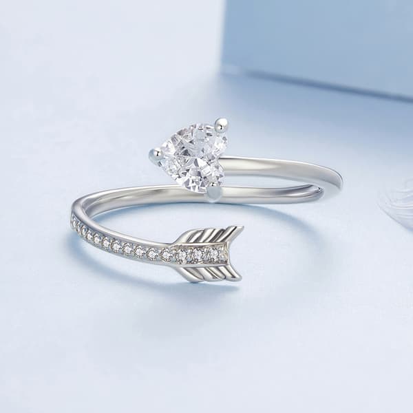 Anillo de plata ajustable con forma de corazón y flecha en plata 925