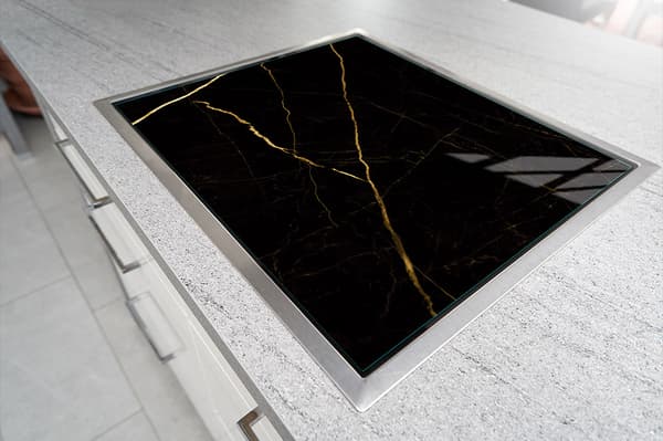 GLASSKYDDSPLÅT FÖR SPIS 70x52 MARMOR