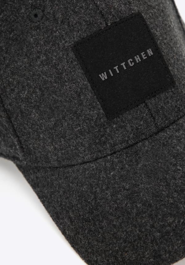 Wittchen herrkeps med märke, svart polyester