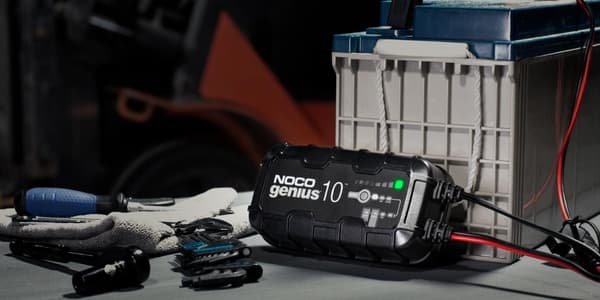 GENIUS10EU 10A batteriladdare