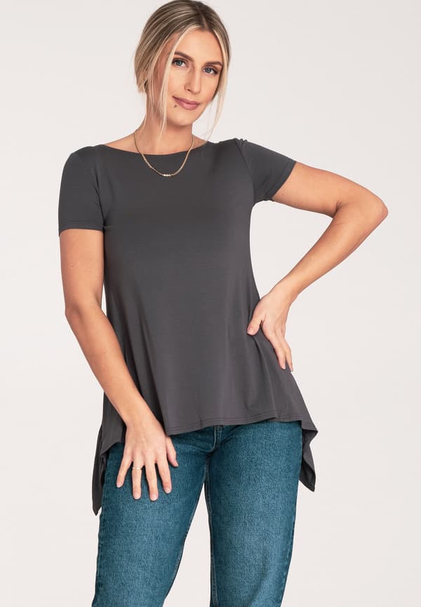 Elegant asymmetrisk bluse med volanger - mørkegrå, størrelse M