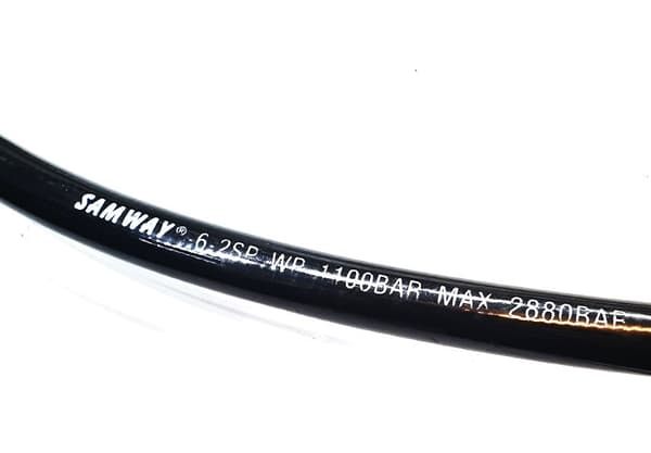 Termoplastslange DN06 2SP 1100 bar