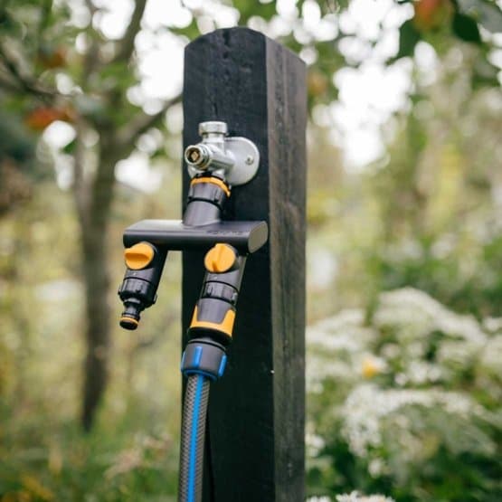 Fiskars Comfort dobbelt kranforbindelse slangadapter til kran 21-33mm