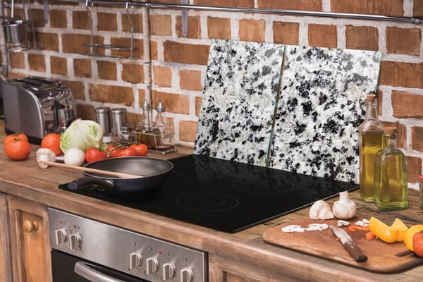 GLASSKYDDSPLÅT FÖR SPIS 90x52 MARMOR