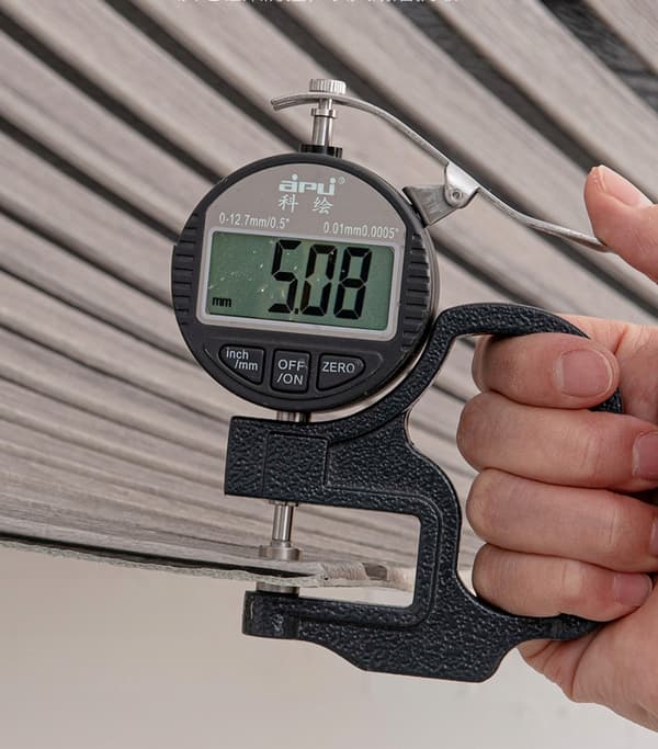 3D-SEINÄPANEELIT ITSELIIMITTYVÄT TAPETIT 5 MM - 4 KPL - a