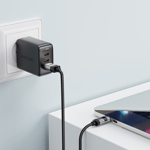 USB-A - USB-C kabel med display 480Mb/s 66W 1,2m - sort