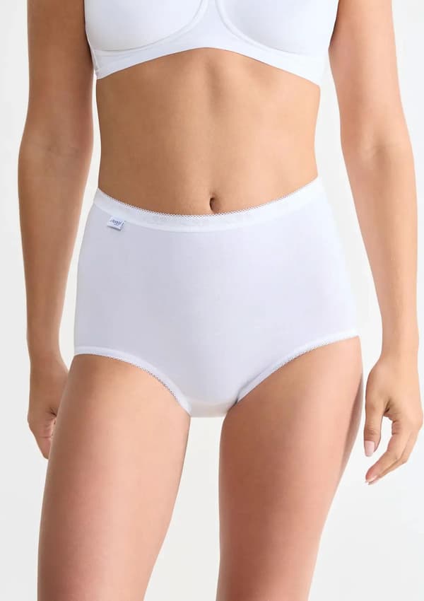 Damtrosor (2-pack) tillverkade av högkvalitativ bomull, hög midja, vit Basic+ Maxi Sloggi SLOGGI DAM BASIC+ Maxi 2-pack vit 42