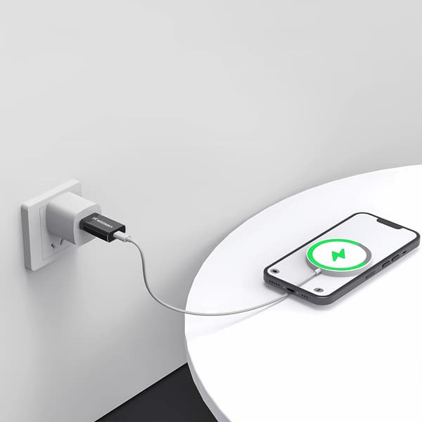 USB-A - USB-C OTG -sovitin - musta