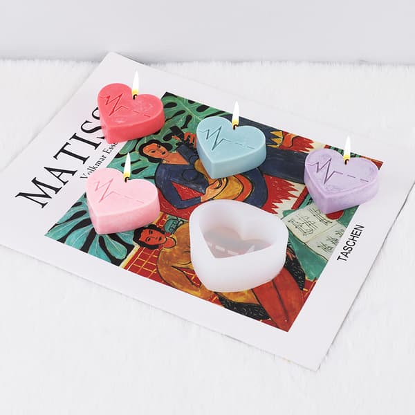 Silikone lysform hjerte med puls 6,5x6x2,7 cm