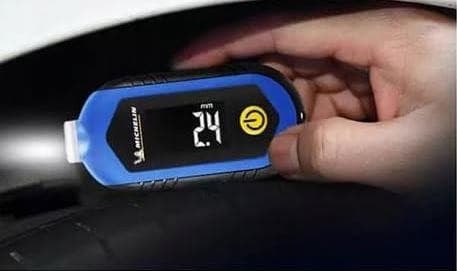 MICHELIN DIGITAL DÄCKTRYCKSMÄTARE MED LCD-DISPLAY 2-I-1