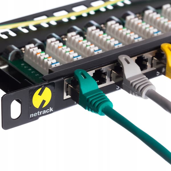 Patchkabel RJ45, Netrack støbt dæksel, kat. 5e UTP, 3m blå