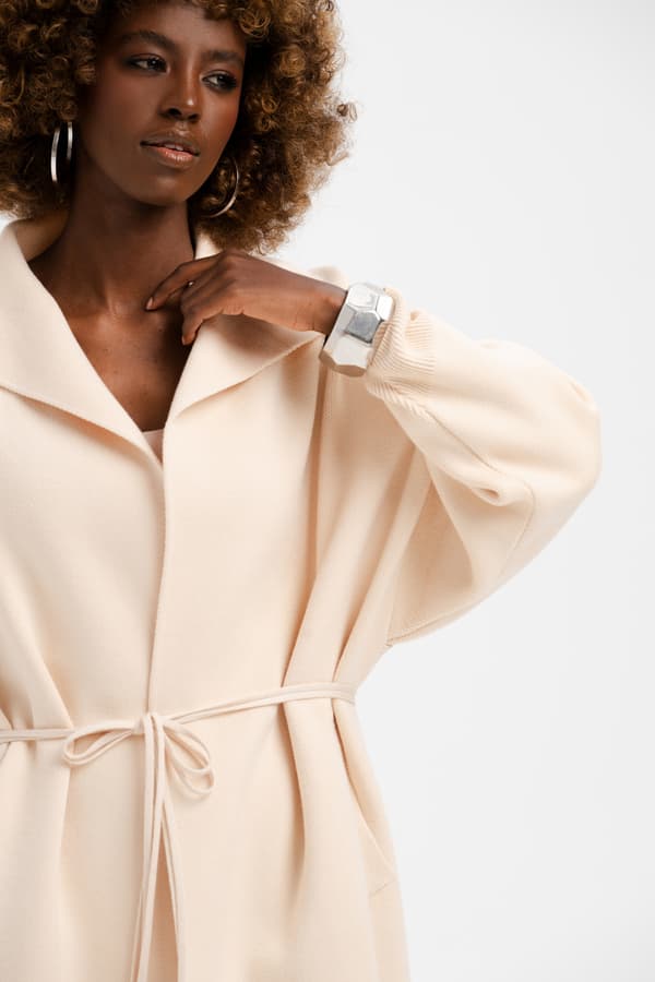 Huggo Lys Beige Plus Size Damefrakke