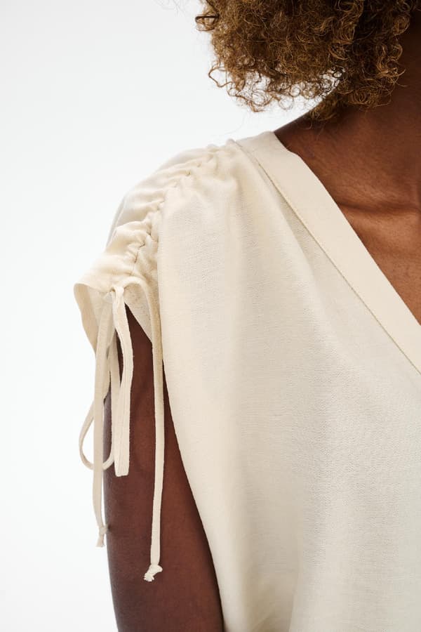 Damblus Alis ljusbeige 44/46