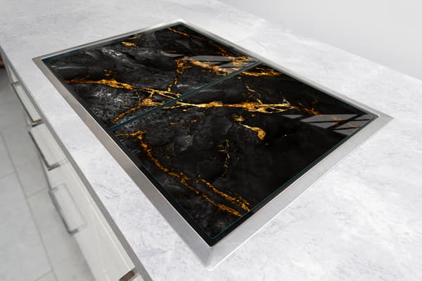GLASSKYDDSPLÅT FÖR SPIS 85x52 MARMOR