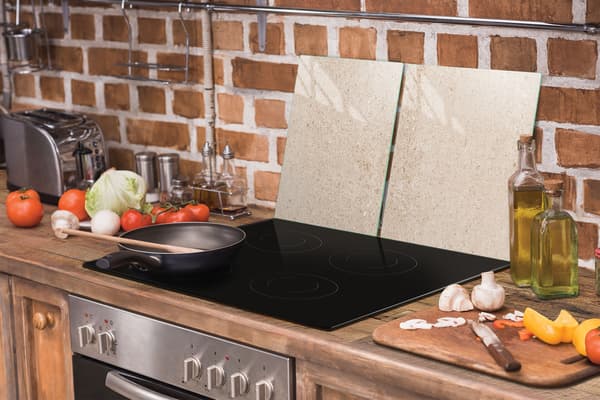 GLASBESKYTTELSESPLADE TIL KOMFUR 90x52 BEIGE