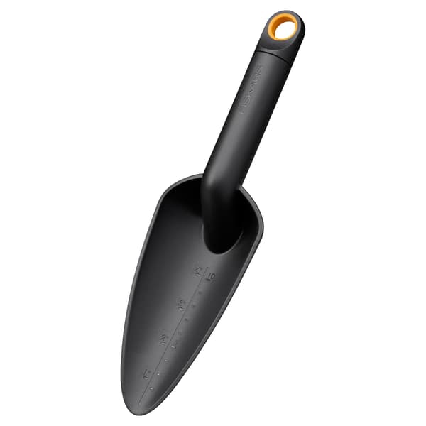 FISKARS SOLID Liten trädgårdsspade med måttband för planteringsjord