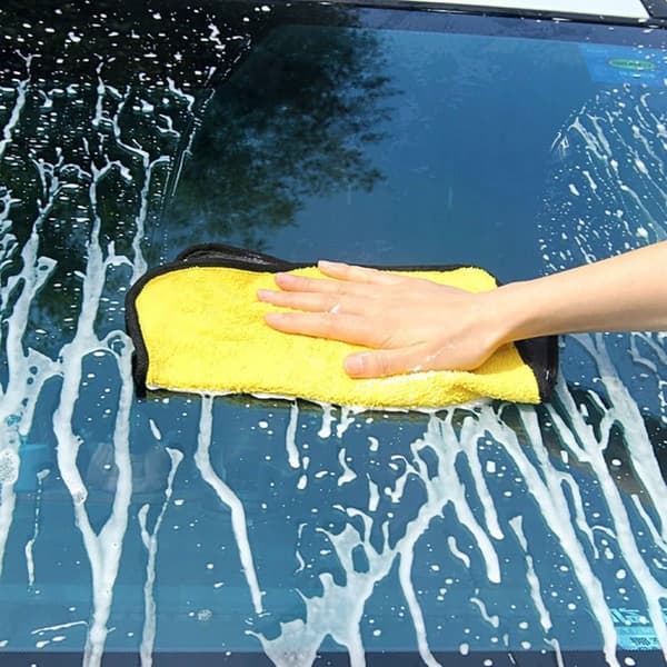 Mikrofiberklud til bilvask og tørring