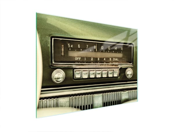 GLAS SKÄRBRÄDA 40x30 RADIO