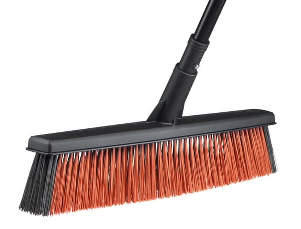 FISKARS SOLID Universal trädgårdskvastborste för terrass L