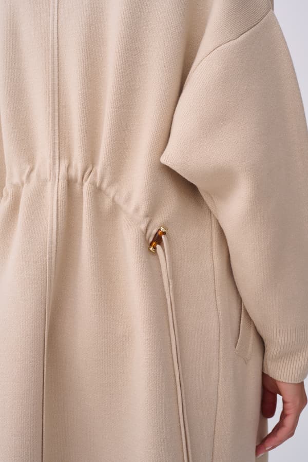 Huggo Ljusbeige Plus Size Damkappa
