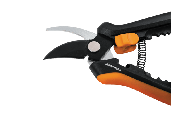 FISKARS SOLID Trädgårdssekatör för att klippa blommor och kvistar - Trådavbitare
