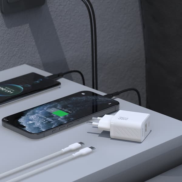 Väggladdare med USB-C-kabel 1m 35W - vit